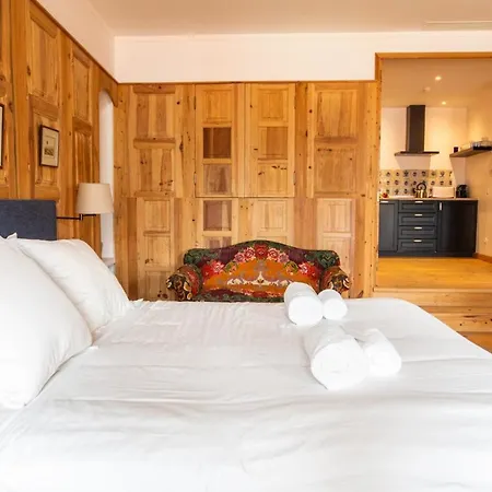 Plum Guide - The Little Bastu Apartament *