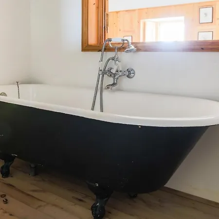 Plum Guide - The Little Bastu Apartament *